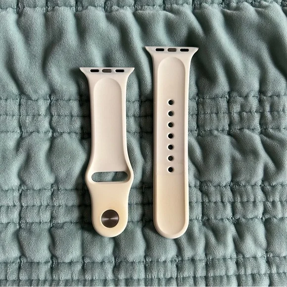 FINAL SALE: White Apple Watch Band - Picture 2 of 2